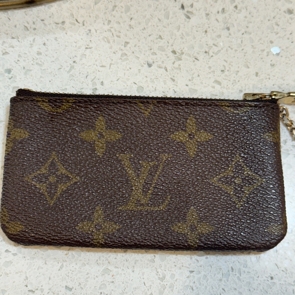 Louis Vuitton LV Monogram Key Pouch / Clés – Authentic – Replaced Chain - Picture 8 of 13